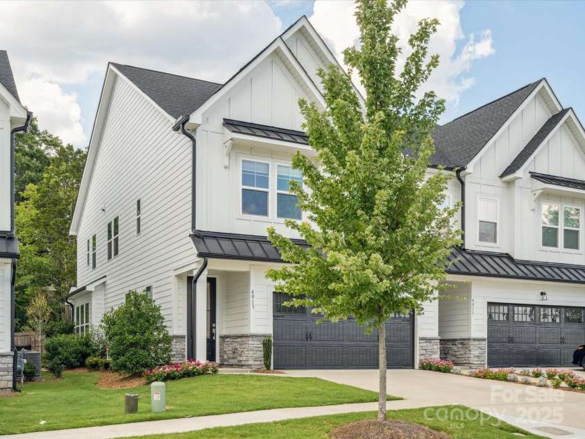 4013 Easton Ridge Lane, Charlotte, NC 28226.  MLS# CAR4264310, YatesRealty ID 29567. Great South Charlotte Location is off of Rea Road between Providence Road and Colony Rd.  It is an easy commute to uptown, SouthPark, and Ballantyne.