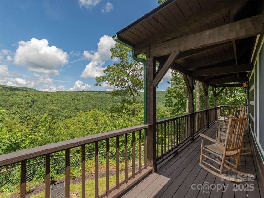 169 Laurel Creek Drive, Hendersonville, NC 28792.  MLS# CAR4284901, YatesRealty ID 29569. 