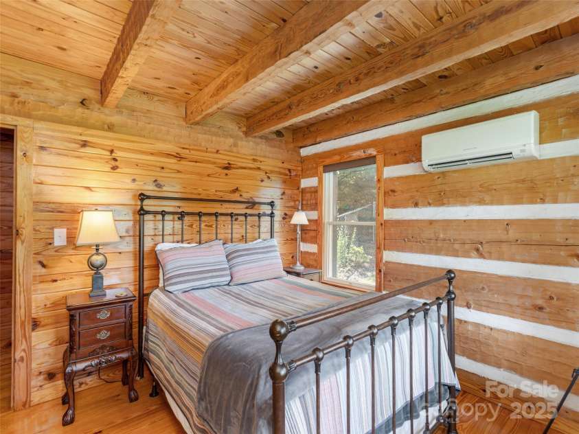 169 Laurel Creek Drive, Hendersonville, NC 28792.  MLS# CAR4284901, YatesRealty ID 29569. 