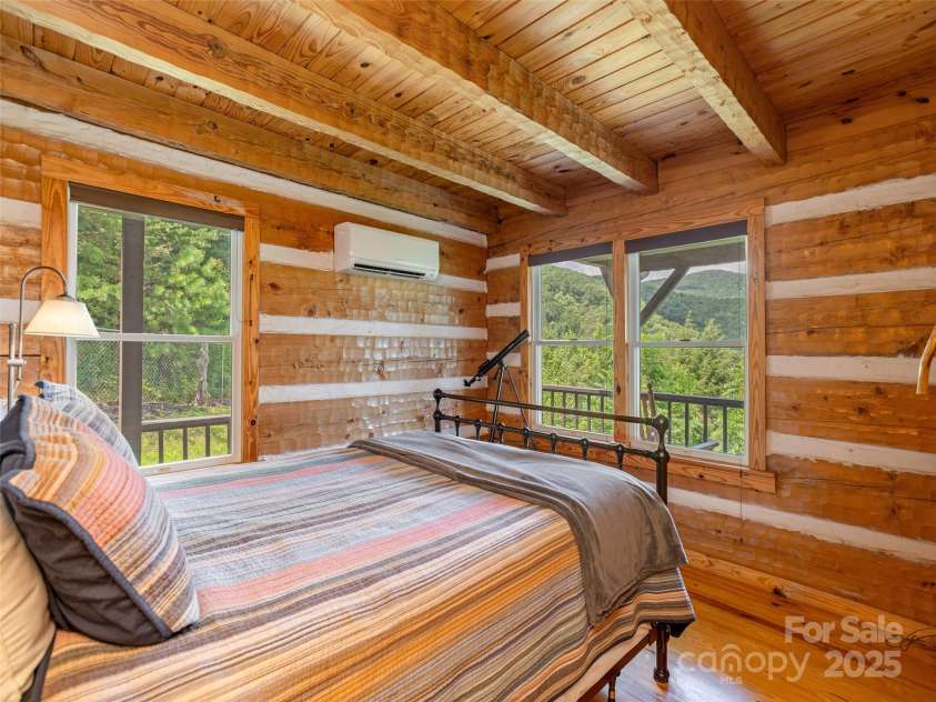 169 Laurel Creek Drive, Hendersonville, NC 28792.  MLS# CAR4284901, YatesRealty ID 29569. 