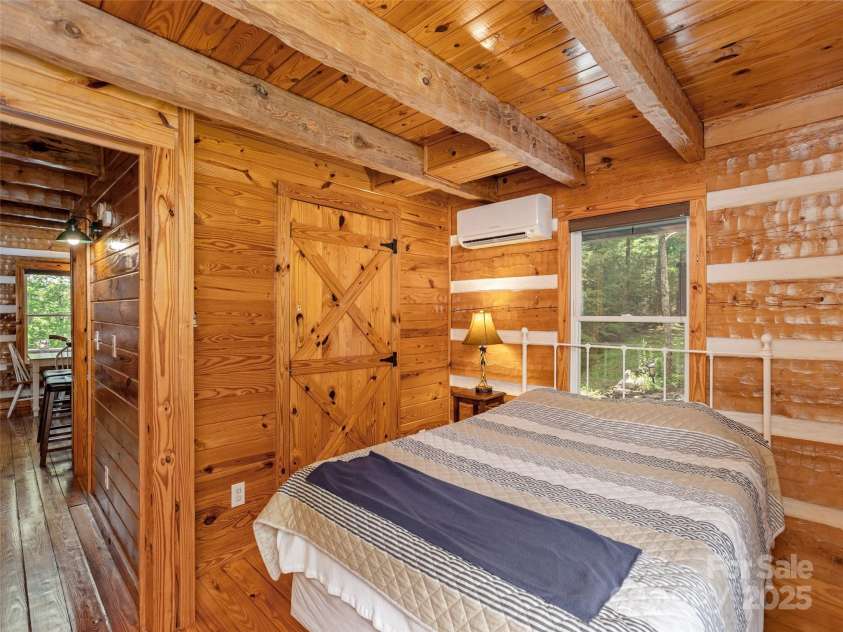 169 Laurel Creek Drive, Hendersonville, NC 28792.  MLS# CAR4284901, YatesRealty ID 29569. 