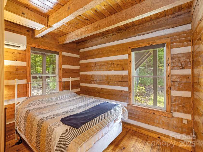 169 Laurel Creek Drive, Hendersonville, NC 28792.  MLS# CAR4284901, YatesRealty ID 29569. 