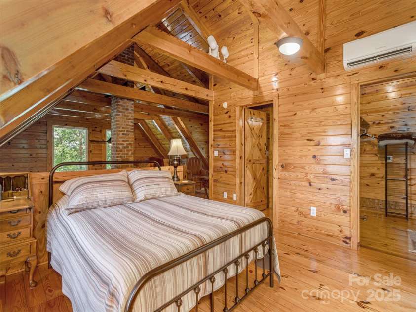 169 Laurel Creek Drive, Hendersonville, NC 28792.  MLS# CAR4284901, YatesRealty ID 29569. 