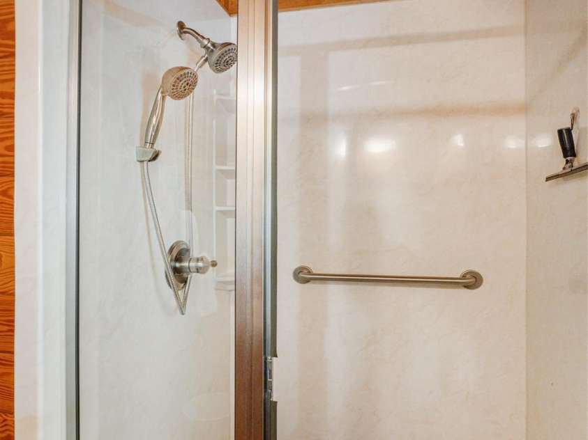 169 Laurel Creek Drive, Hendersonville, NC 28792.  MLS# CAR4284901, YatesRealty ID 29569. 