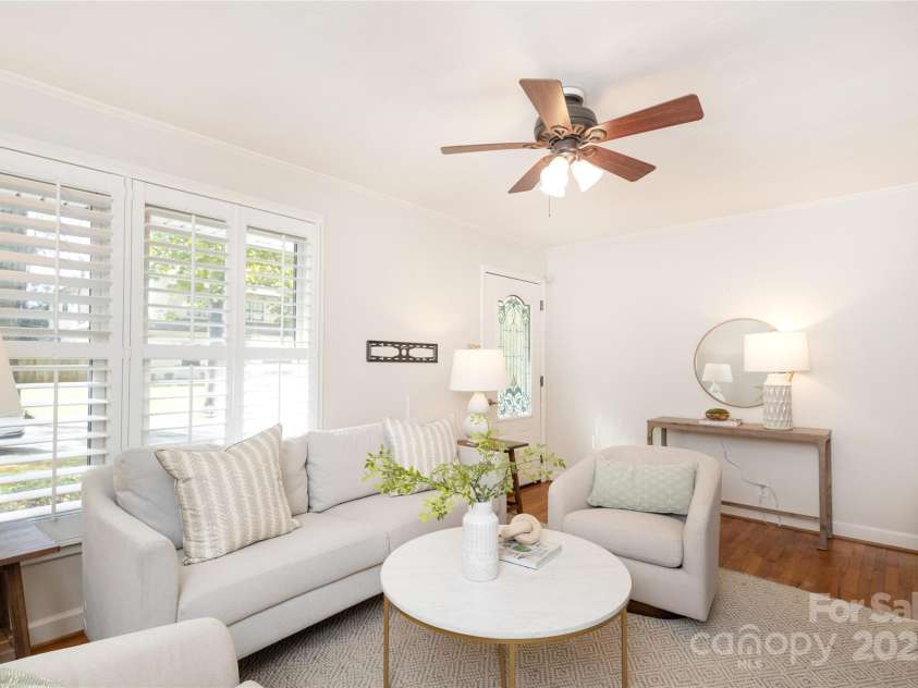5009 Baylor Drive, Charlotte, NC 28211.  MLS# CAR4317236, YatesRealty ID 2957. 