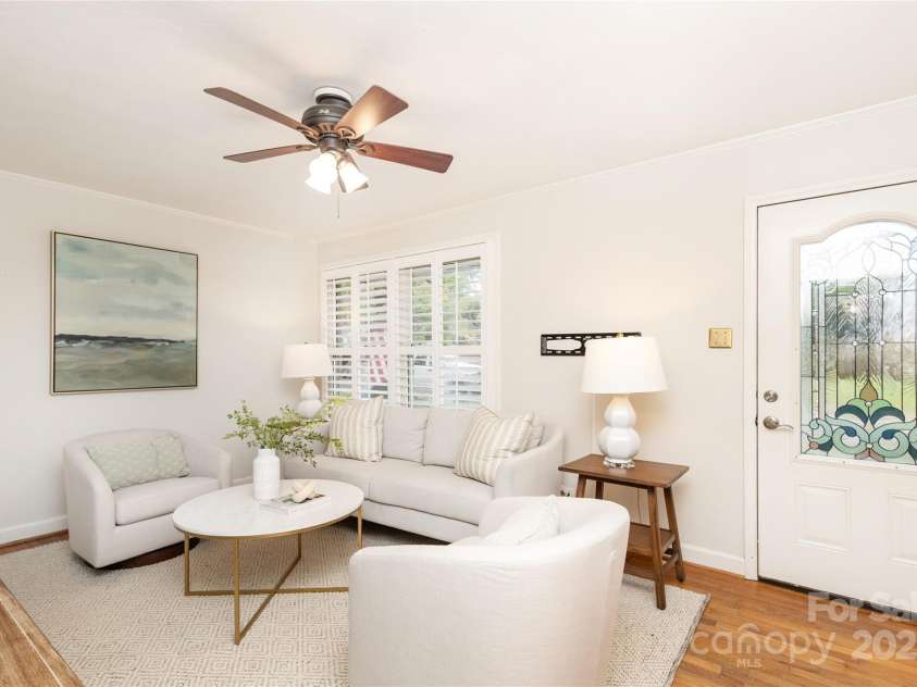 5009 Baylor Drive, Charlotte, NC 28211.  MLS# CAR4317236, YatesRealty ID 2957. 