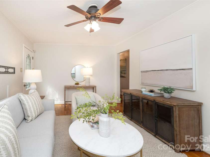 5009 Baylor Drive, Charlotte, NC 28211.  MLS# CAR4317236, YatesRealty ID 2957. 