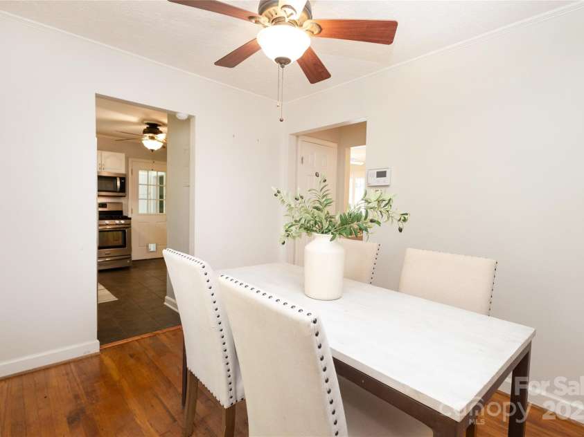 5009 Baylor Drive, Charlotte, NC 28211.  MLS# CAR4317236, YatesRealty ID 2957. 