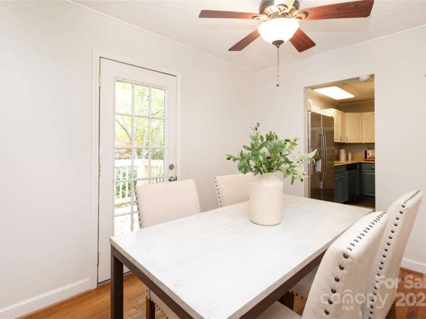 5009 Baylor Drive, Charlotte, NC 28211.  MLS# CAR4317236, YatesRealty ID 2957. 