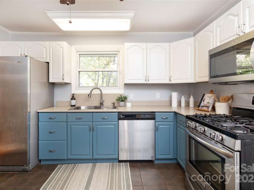 5009 Baylor Drive, Charlotte, NC 28211.  MLS# CAR4317236, YatesRealty ID 2957. 