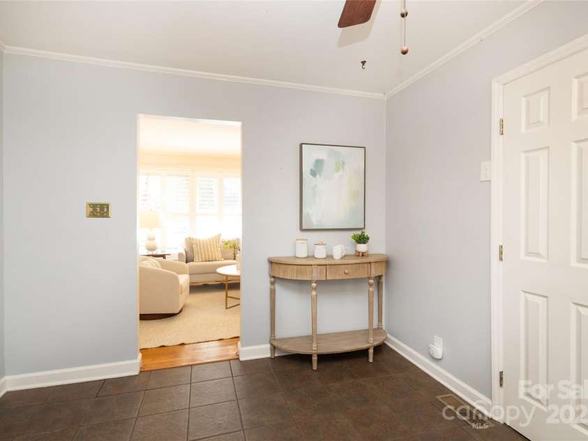 5009 Baylor Drive, Charlotte, NC 28211.  MLS# CAR4317236, YatesRealty ID 2957. 