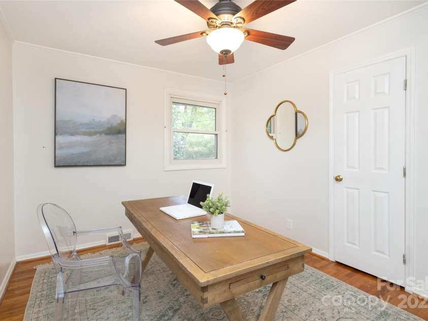 5009 Baylor Drive, Charlotte, NC 28211.  MLS# CAR4317236, YatesRealty ID 2957. 