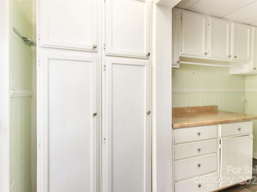 5009 Baylor Drive, Charlotte, NC 28211.  MLS# CAR4317236, YatesRealty ID 2957. 
