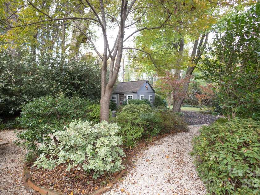 5009 Baylor Drive, Charlotte, NC 28211.  MLS# CAR4317236, YatesRealty ID 2957. 
