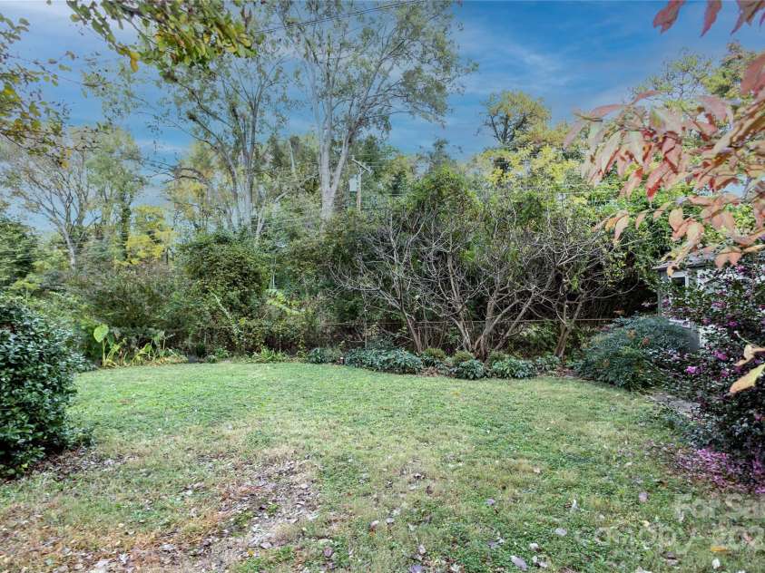 5009 Baylor Drive, Charlotte, NC 28211.  MLS# CAR4317236, YatesRealty ID 2957. 