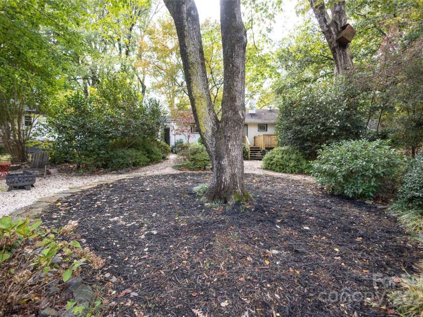 5009 Baylor Drive, Charlotte, NC 28211.  MLS# CAR4317236, YatesRealty ID 2957. 