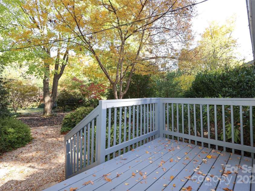 5009 Baylor Drive, Charlotte, NC 28211.  MLS# CAR4317236, YatesRealty ID 2957. 