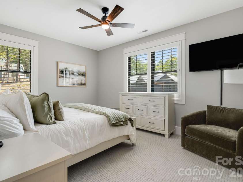 163 Northview Drive, Hendersonville, NC 28791.  MLS# CAR4390968, YatesRealty ID 29570. 2nd BR