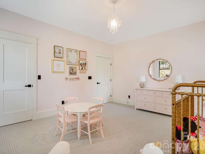 163 Northview Drive, Hendersonville, NC 28791.  MLS# CAR4390968, YatesRealty ID 29570. 