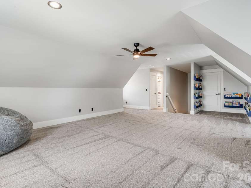 163 Northview Drive, Hendersonville, NC 28791.  MLS# CAR4390968, YatesRealty ID 29570. 