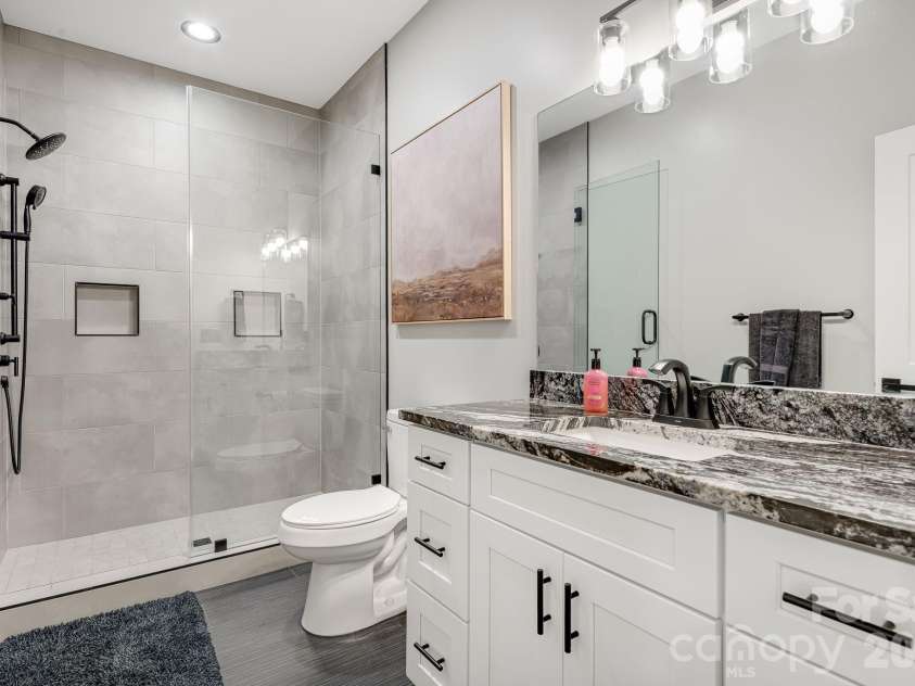 163 Northview Drive, Hendersonville, NC 28791.  MLS# CAR4390968, YatesRealty ID 29570. Main level bathroom