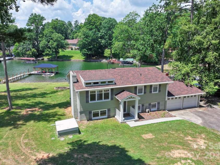 172 Honeydew Circle, Troutman, NC 28166.  MLS# CAR4277562, YatesRealty ID 29570. 