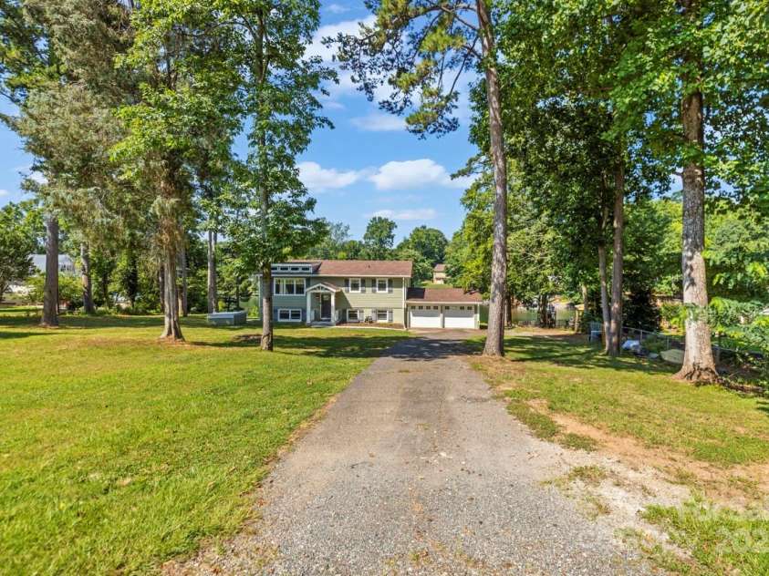 172 Honeydew Circle, Troutman, NC 28166.  MLS# CAR4277562, YatesRealty ID 29570. 