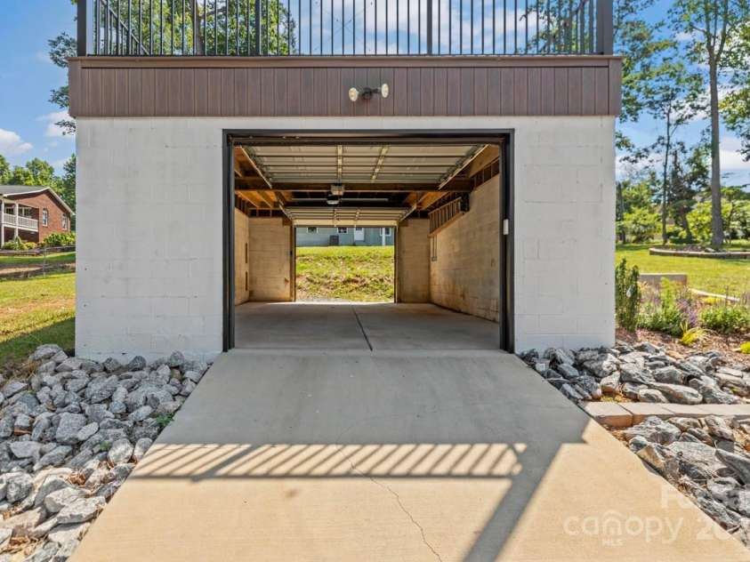 172 Honeydew Circle, Troutman, NC 28166.  MLS# CAR4277562, YatesRealty ID 29570. 