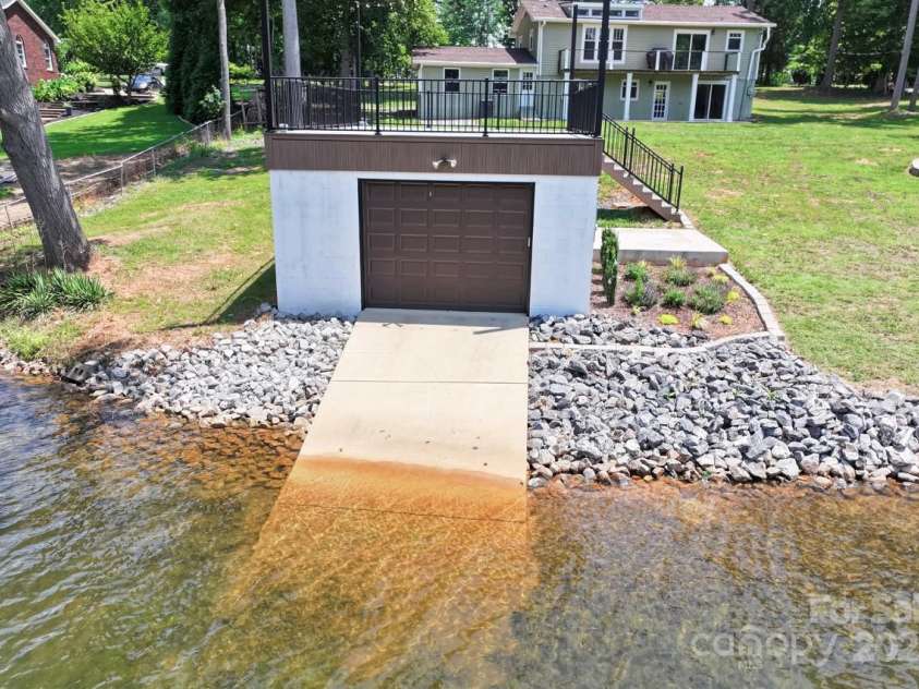 172 Honeydew Circle, Troutman, NC 28166.  MLS# CAR4277562, YatesRealty ID 29570. 