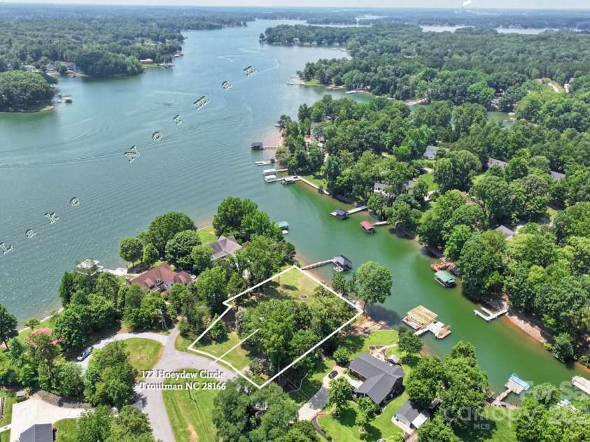 172 Honeydew Circle, Troutman, NC 28166.  MLS# CAR4277562, YatesRealty ID 29570. 