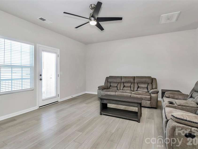 147 Morning Gap Parkway, Fort Mill, SC 29715.  MLS# CAR4389496, YatesRealty ID 29571. 