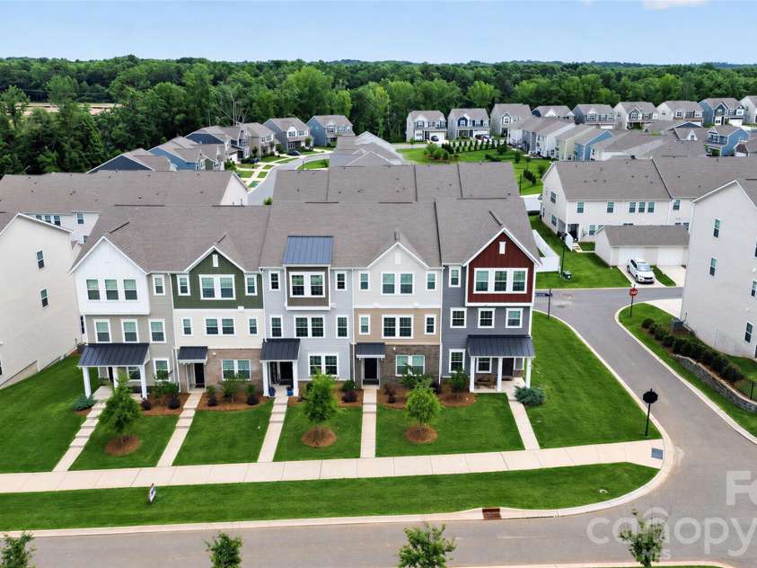 147 Morning Gap Parkway, Fort Mill, SC 29715.  MLS# CAR4389496, YatesRealty ID 29571. Lawn virtually enhanced