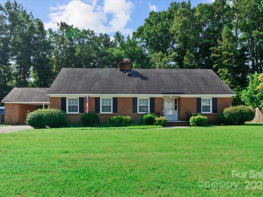 7628 Rolling Hill Road, Charlotte, NC 28227.  MLS# CAR4287580, YatesRealty ID 29571. 
