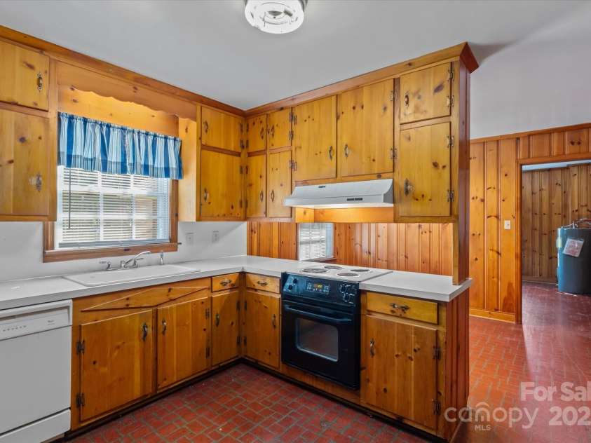 7628 Rolling Hill Road, Charlotte, NC 28227.  MLS# CAR4287580, YatesRealty ID 29571. 