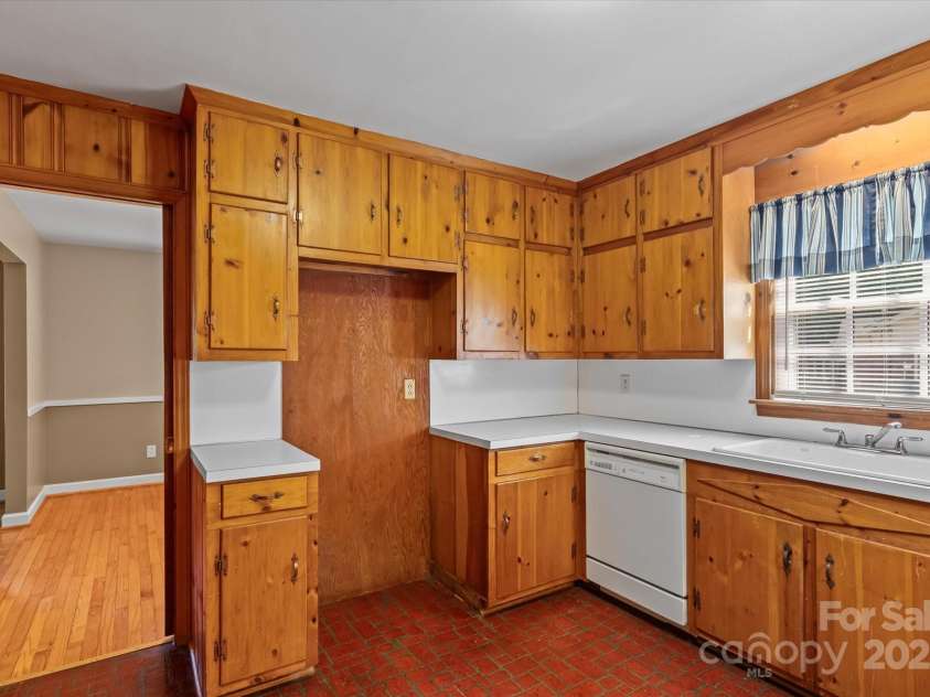 7628 Rolling Hill Road, Charlotte, NC 28227.  MLS# CAR4287580, YatesRealty ID 29571. 