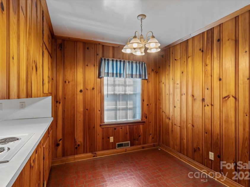 7628 Rolling Hill Road, Charlotte, NC 28227.  MLS# CAR4287580, YatesRealty ID 29571. 