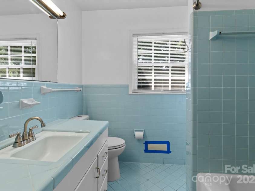 7628 Rolling Hill Road, Charlotte, NC 28227.  MLS# CAR4287580, YatesRealty ID 29571. 