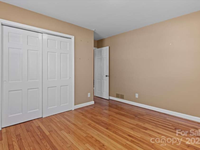 7628 Rolling Hill Road, Charlotte, NC 28227.  MLS# CAR4287580, YatesRealty ID 29571. 