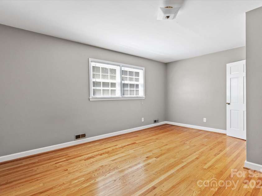 7628 Rolling Hill Road, Charlotte, NC 28227.  MLS# CAR4287580, YatesRealty ID 29571. 