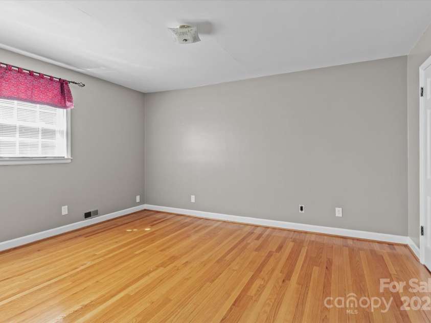 7628 Rolling Hill Road, Charlotte, NC 28227.  MLS# CAR4287580, YatesRealty ID 29571. 