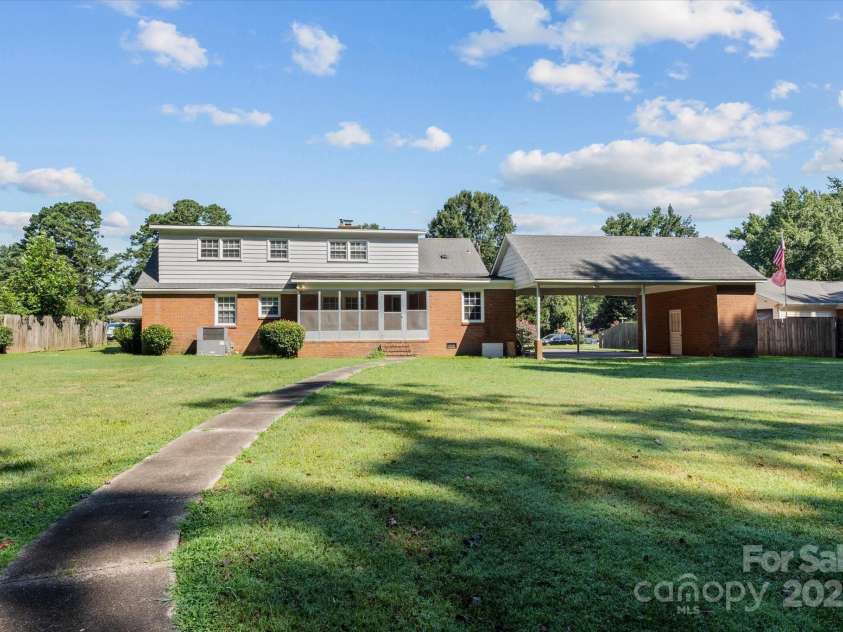 7628 Rolling Hill Road, Charlotte, NC 28227.  MLS# CAR4287580, YatesRealty ID 29571. 