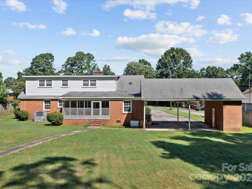 7628 Rolling Hill Road, Charlotte, NC 28227.  MLS# CAR4287580, YatesRealty ID 29571. 