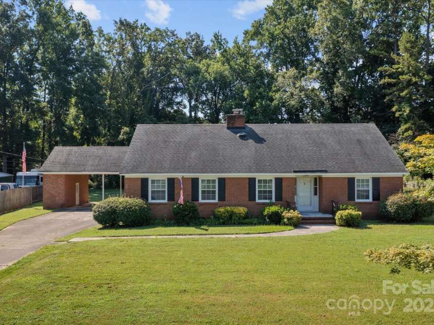 7628 Rolling Hill Road, Charlotte, NC 28227.  MLS# CAR4287580, YatesRealty ID 29571. 