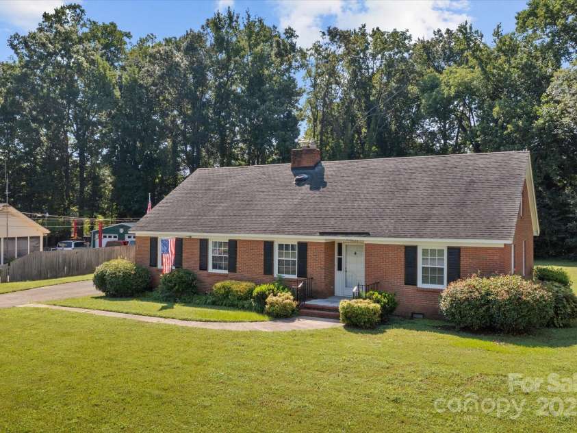 7628 Rolling Hill Road, Charlotte, NC 28227.  MLS# CAR4287580, YatesRealty ID 29571. 