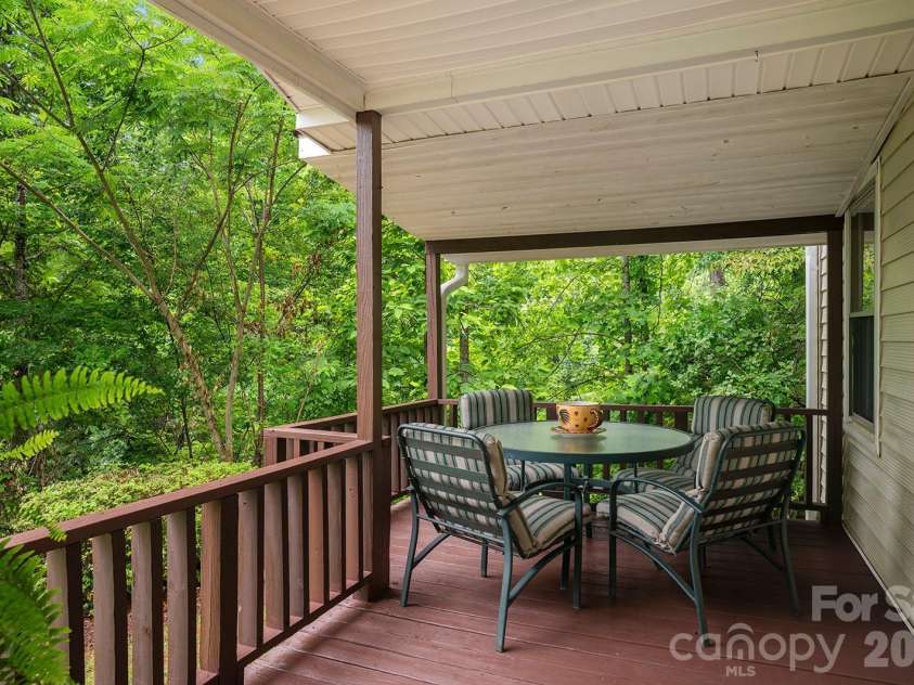 825 Gallimore Road, Flat Rock, NC 28731.  MLS# CAR4391388, YatesRealty ID 29572. 