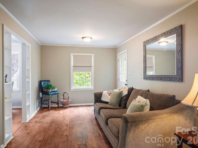 825 Gallimore Road, Flat Rock, NC 28731.  MLS# CAR4391388, YatesRealty ID 29572. 