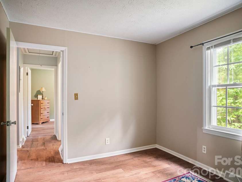 825 Gallimore Road, Flat Rock, NC 28731.  MLS# CAR4391388, YatesRealty ID 29572. 
