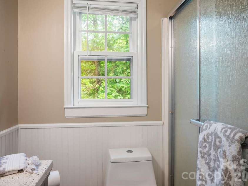 825 Gallimore Road, Flat Rock, NC 28731.  MLS# CAR4391388, YatesRealty ID 29572. 