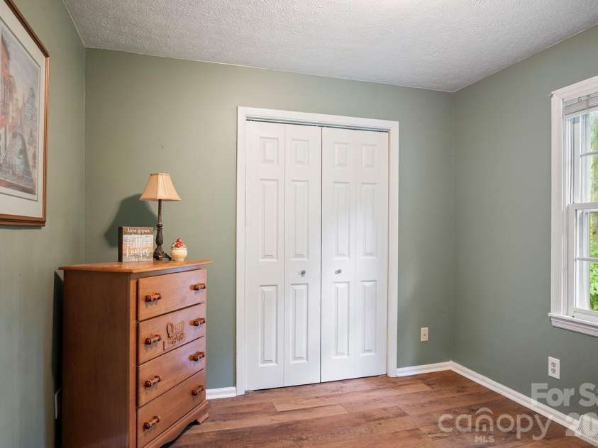825 Gallimore Road, Flat Rock, NC 28731.  MLS# CAR4391388, YatesRealty ID 29572. 