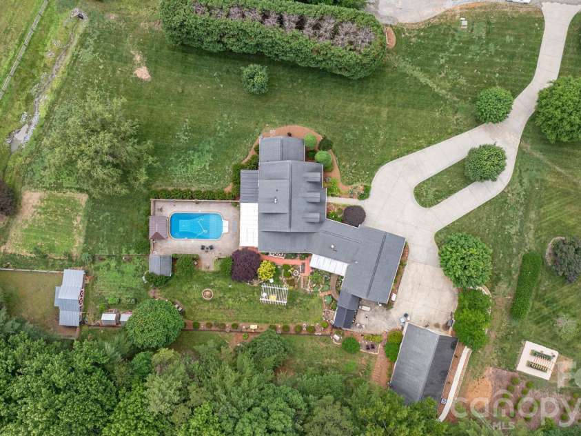 401 Redwood Court, Lenoir, NC 28645.  MLS# CAR4383184, YatesRealty ID 29573. 